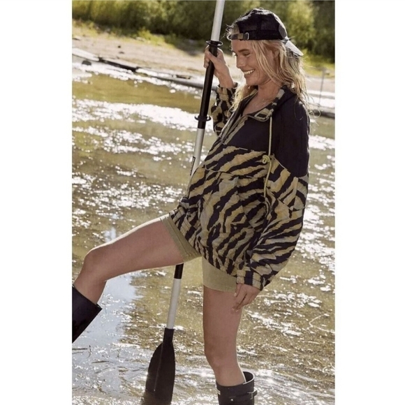 NWOT Free People Movement Walk The Line Pullover, size large - Picture 1 of 13